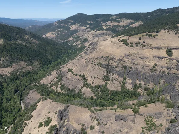 12263 S Little Butte Creek Rd, Eagle Point, OR 97524