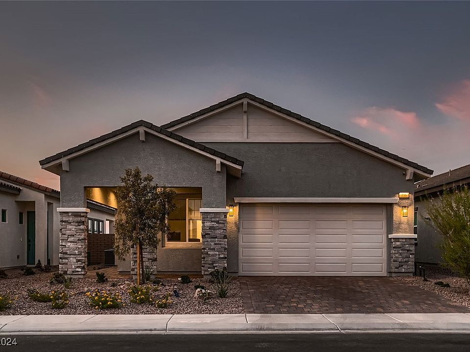 1st image of 156 Royal Cascade Ave