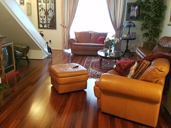 3rd image of 821 Sevilla Cir