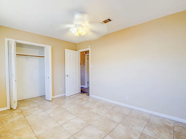 3990 Syracuse Dr — Photo 33