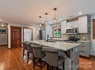 1903 Mauney Cove Rd, Waynesville, NC 28786