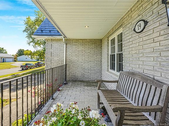 4th image of 19 Doyle St