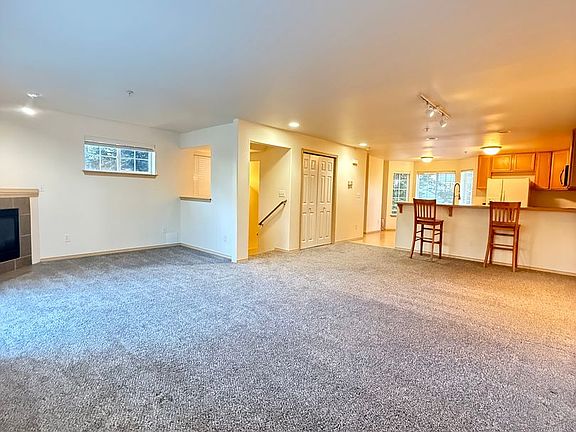 3rd image of 17429 52nd Ave W