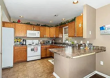 459 Stonehedge Ln — Photo 23