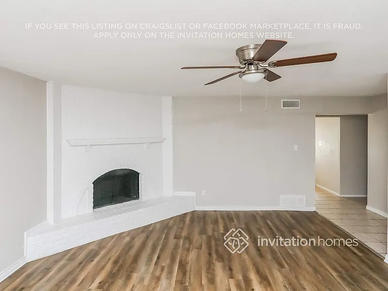 1613 Willowbrook St — Photo 2