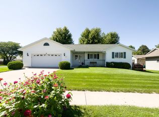 1401 Pine St, Onalaska, WI 54650