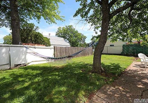 4th image of 539 Lowell St