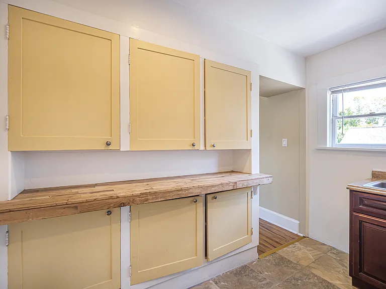 Cabinet space in kitchen