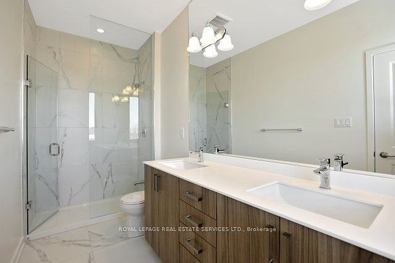 Oakville Townhouse for rent - 4 Bedrooms — photo 11