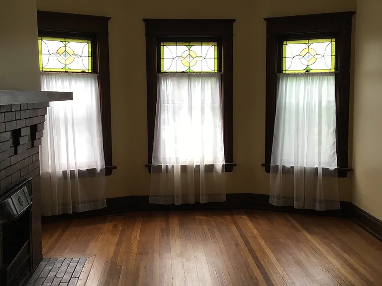 69 Livingston St #UPPER — Photo 8
