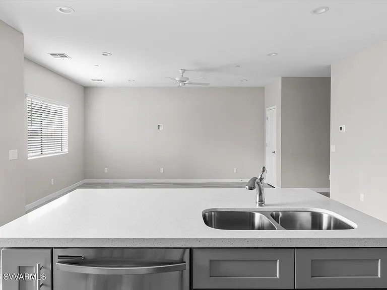 720 E Mingus Ave #15 — Photo 14