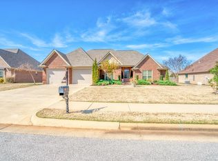 108 Rhett Dr, Muscle Shoals, AL 35661