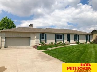 2807 Susan St, Fremont, NE 68025