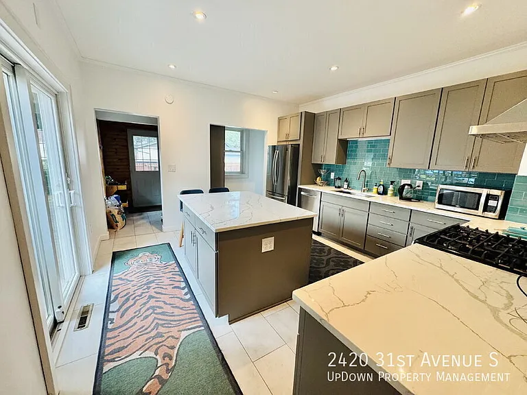 2420 31st Ave S — Photo 8