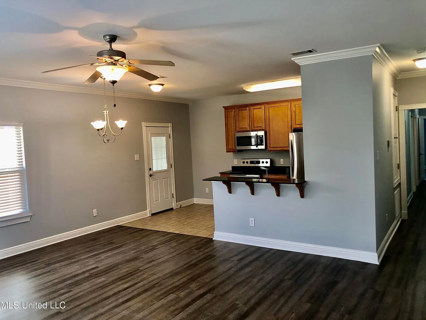 2 bed, 1108 sqft, $1,295 — Photo 3