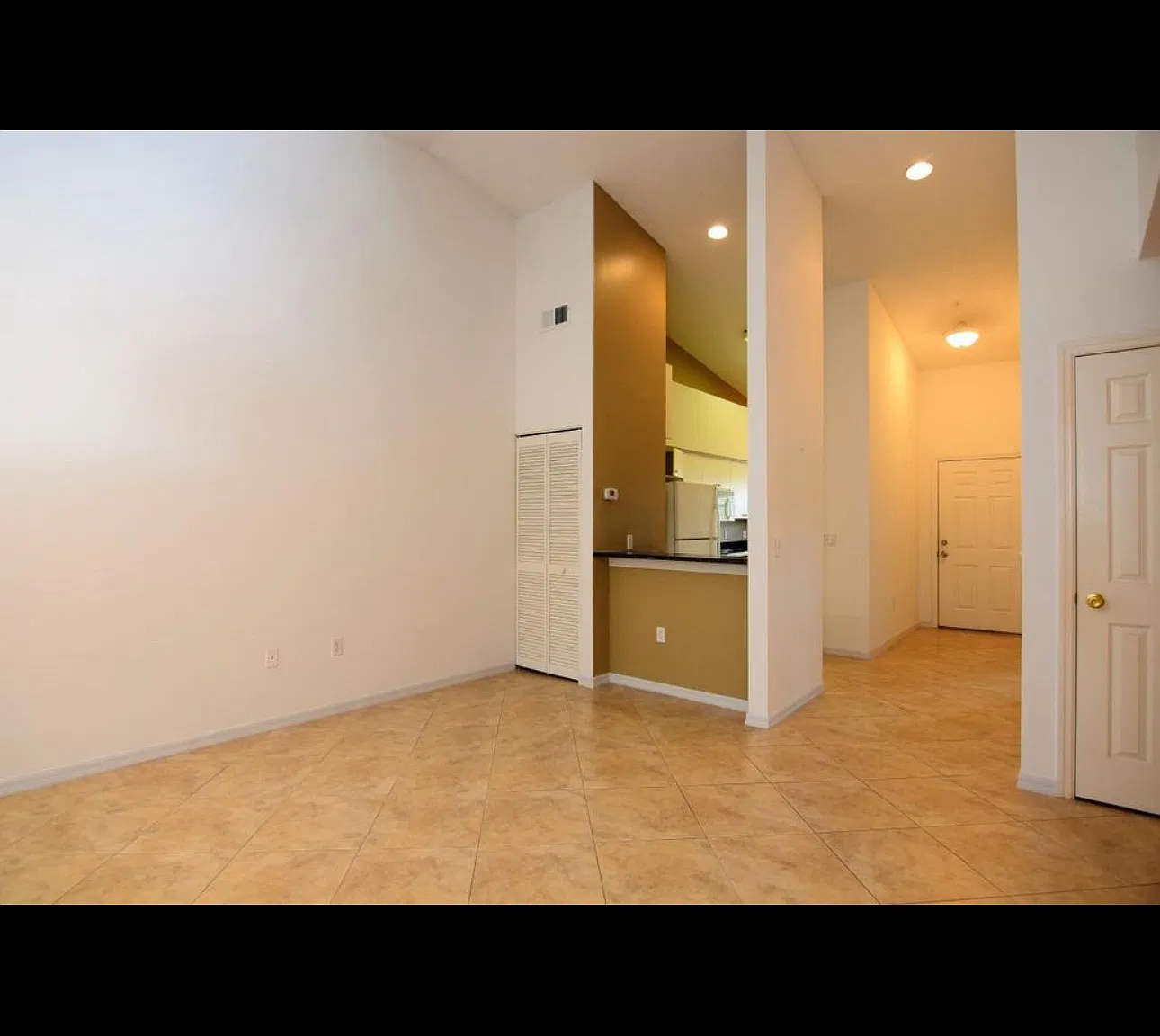 2 bed, 957 sqft, $1,975 — Photo 4