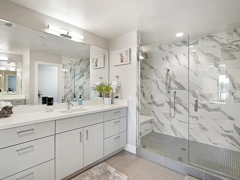 3030 Jarvis St #7 — Photo 18
