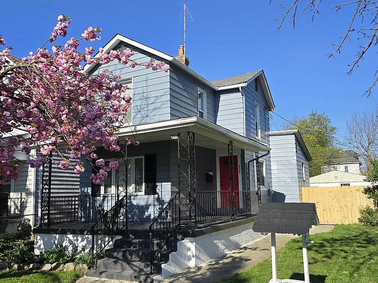 236 Clarendon Ave — Photo 6