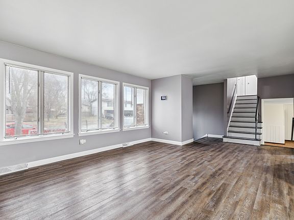 4th image of 5208 Roberta Ln