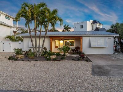 225 S Harbor Dr, Holmes Beach, FL, 34217