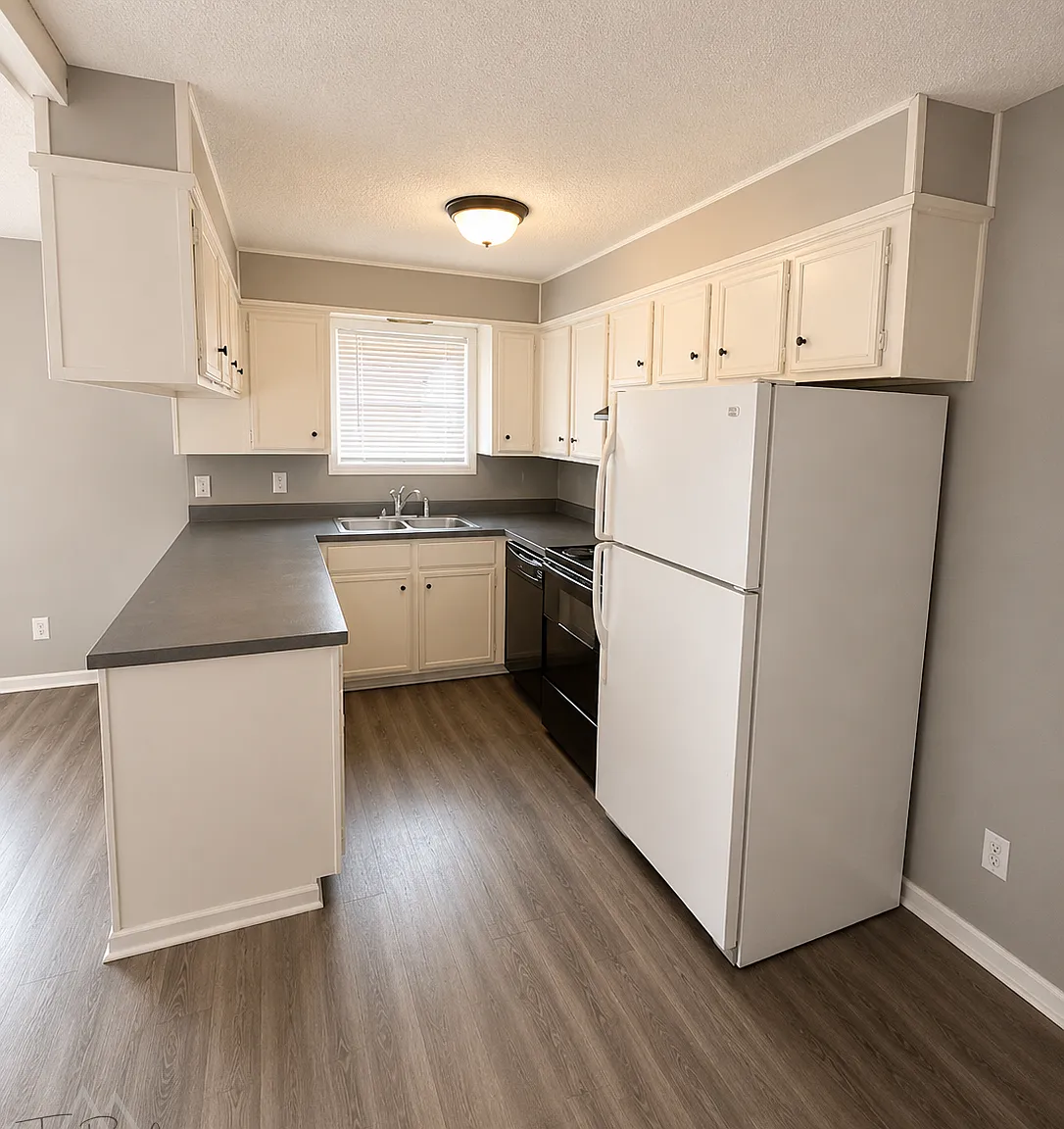 501 Westlawn - 28 — Photo 3