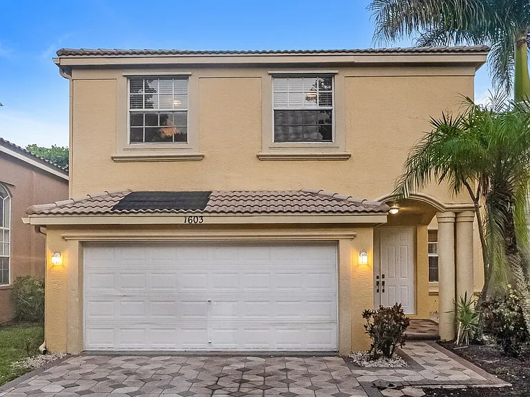 1603 Briar Oak Dr — Photo 1