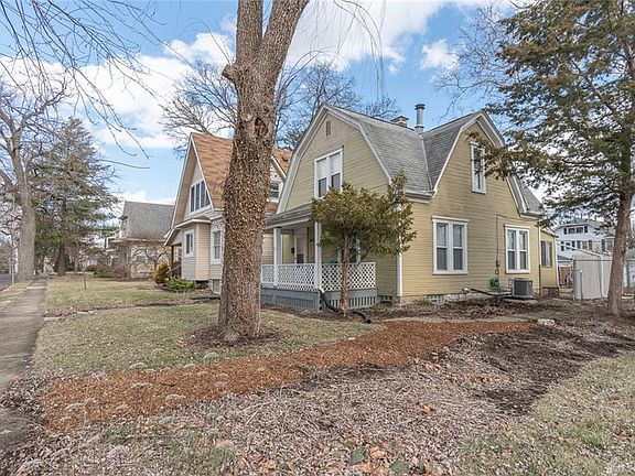 3rd image of 1414 Creighton Ave