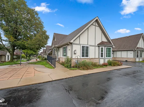 1664 Willow Circle Dr, Crest Hill, IL 60403