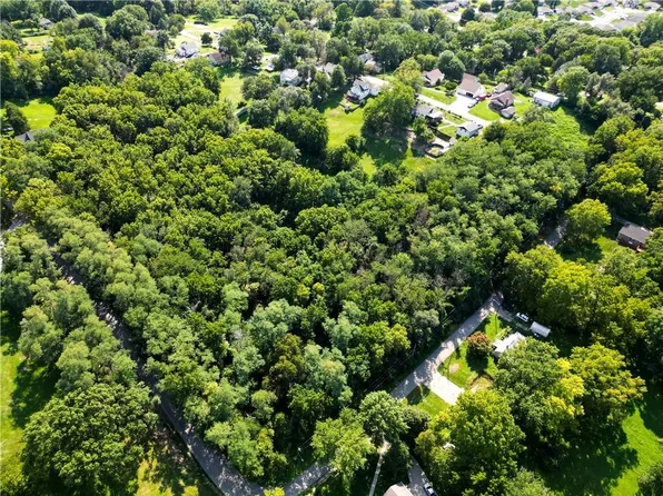 N Pass Rd, Saint Joseph, MO 64503