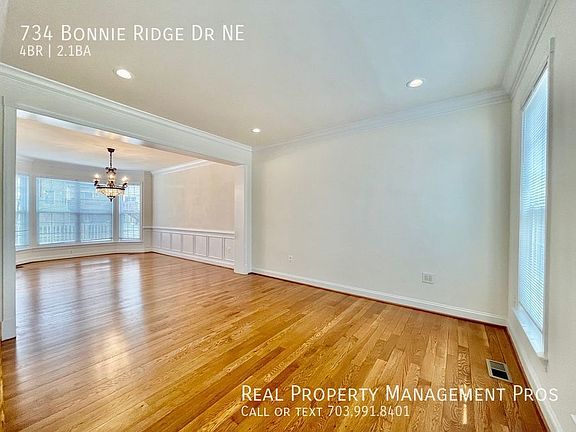 4th image of 734 Bonnie Ridge Dr NE