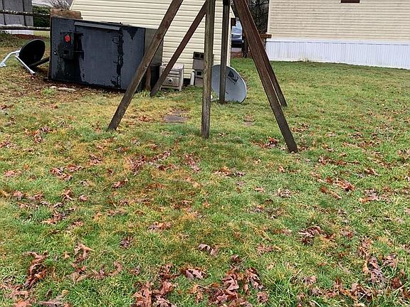 3rd image of 215 Walker St