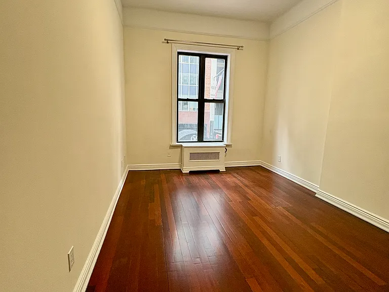 115 W 57th St #3F — Photo 2