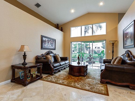 4th image of 7530 Colony Lake Dr