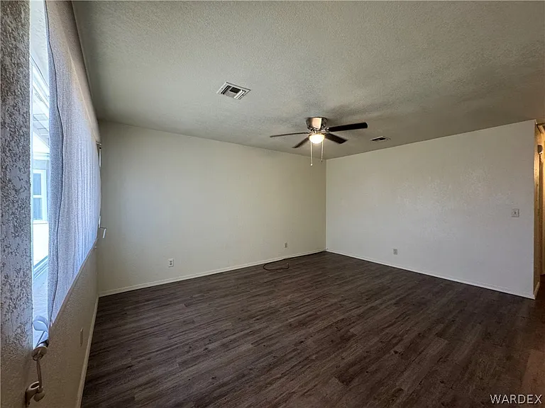 2460 Lakeside Dr #2 — Photo 4