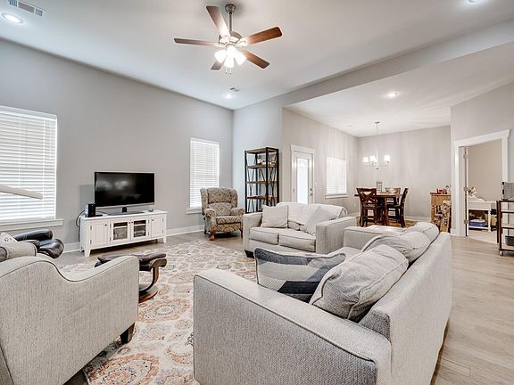 3rd image of 965 Woodland Cove Dr