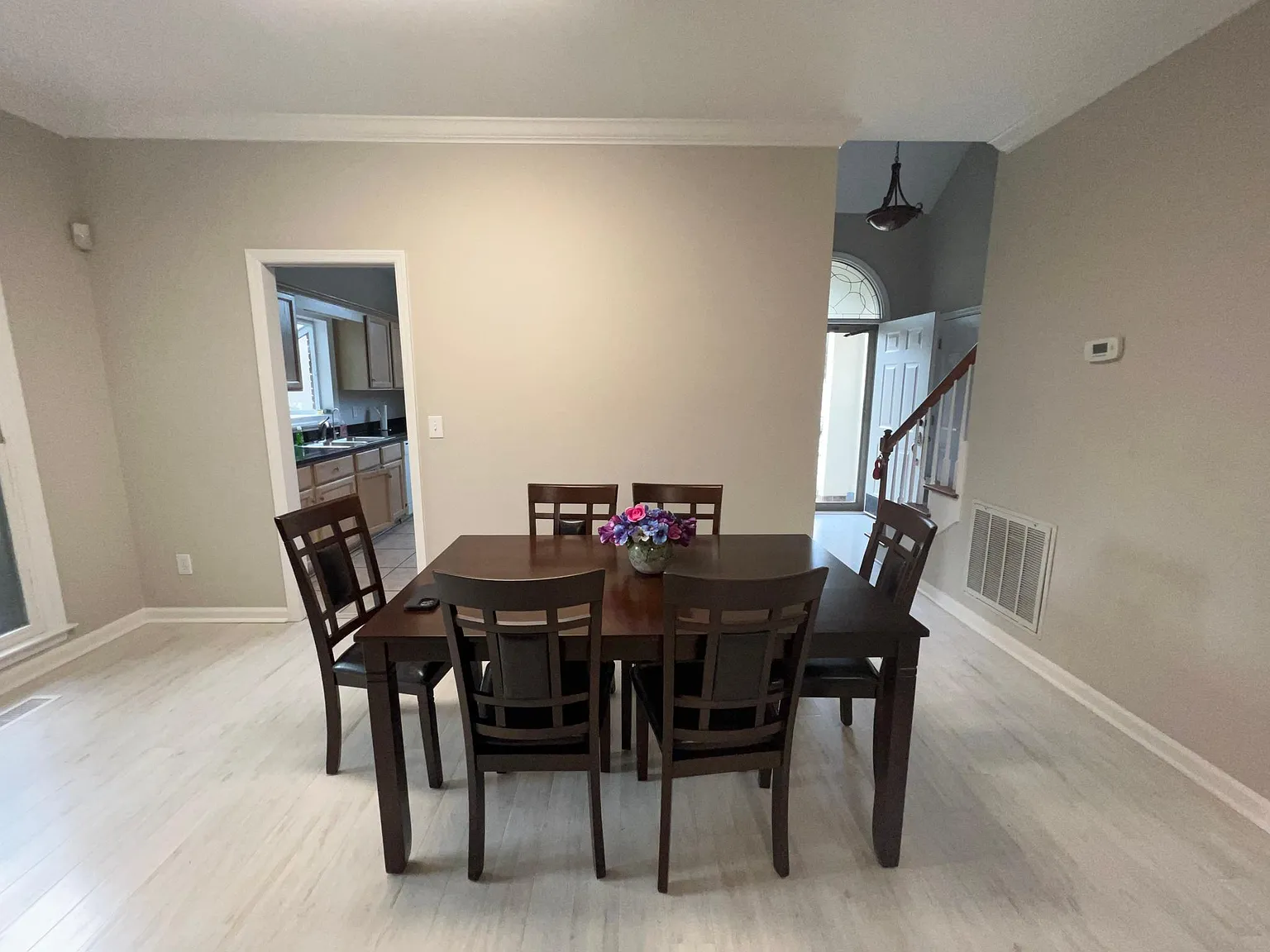 3 bed, 2.5 bath, 1850 sqft, $3,445 — Photo 4