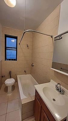 4th image of 325 E 21st St #E4e