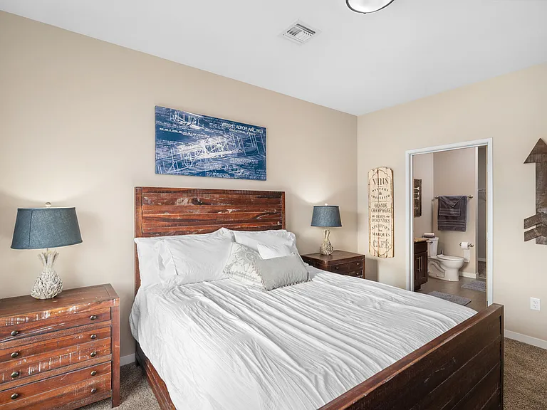 8. Stone Creek 306 VRBO - Bed1_Reverse 8. Stone Creek 306 VRBO - Bed1_Reverse