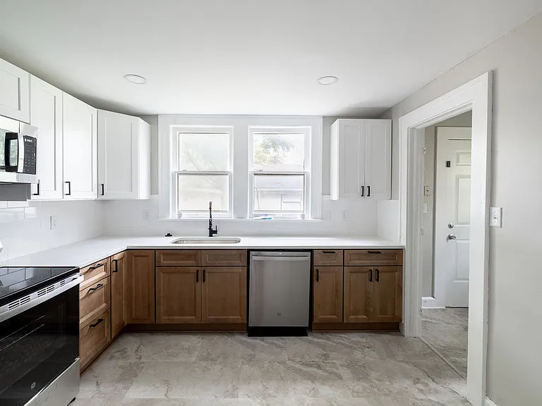 3556 N College Ave — Photo 12