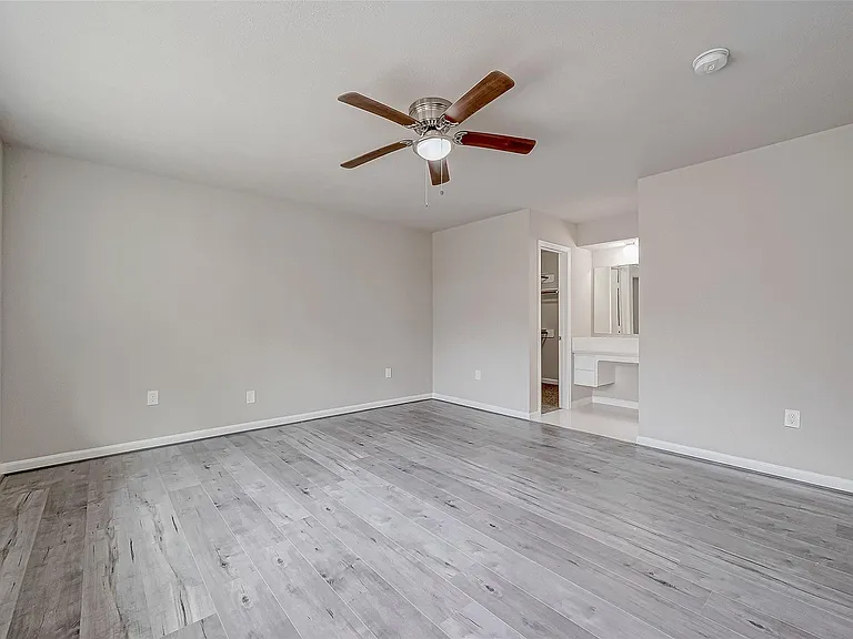 5622 Valkeith Dr — Photo 28