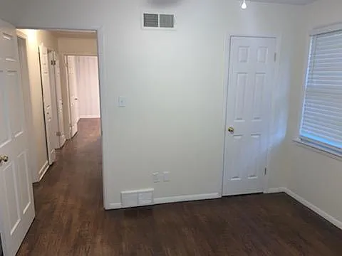 196 Leonora Dr — Photo 12