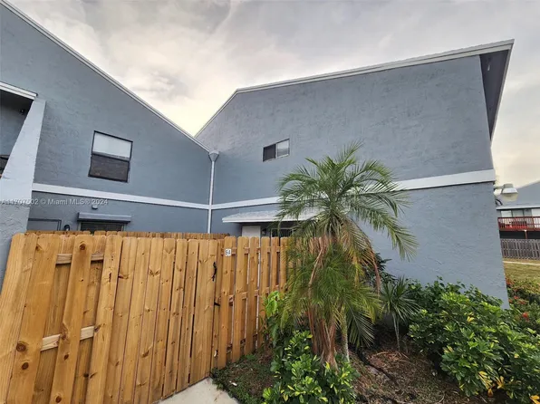 6 Crossings Cir APT A, Boynton Beach, FL 33435