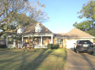 1408 Wesleyan St, Gautier, MS 39553