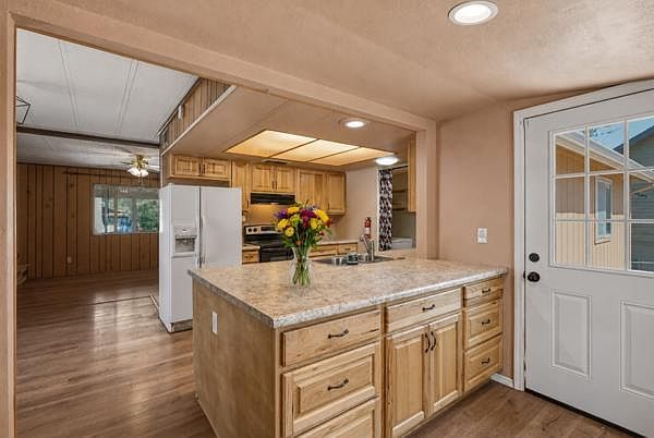 1st image of 505 N William Tell Cir