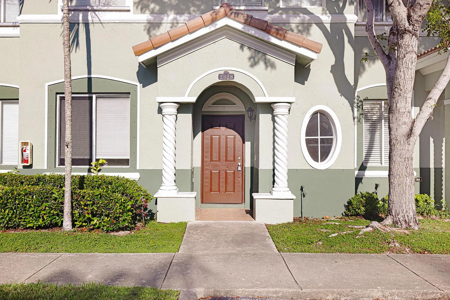 2828 SE 16th Ave — Photo 3