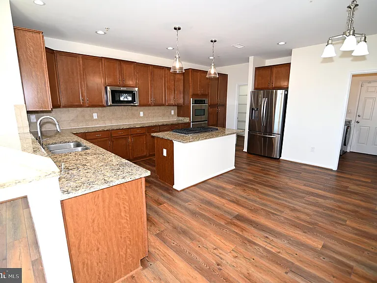 7001 Chaptico Ct — Photo 45