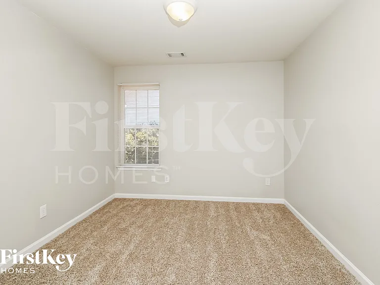 160 Lakeview Trl — Photo 12