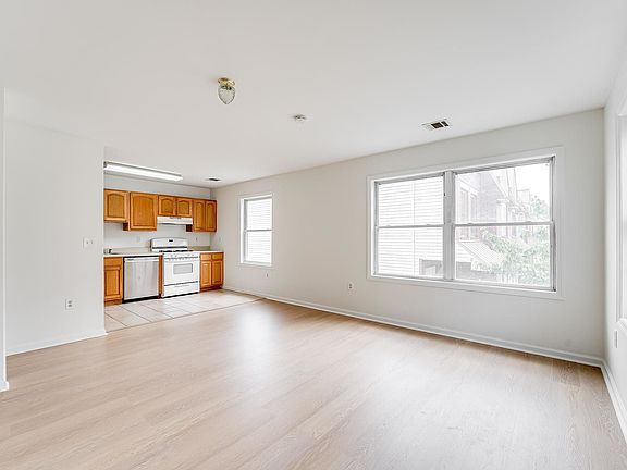 2nd image of 155 Lafayette St Floor 2