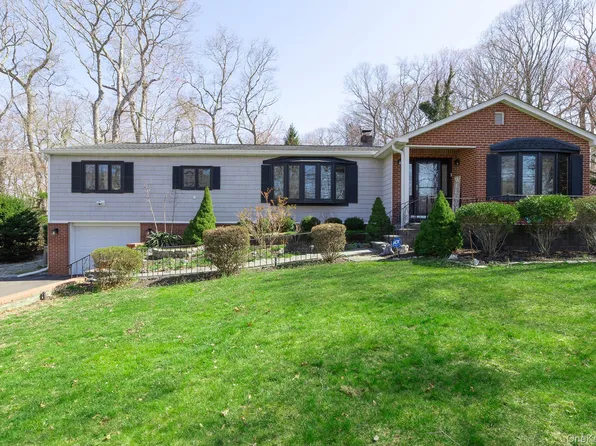 323 Pipe Stave Hollow Road, Miller Place, NY 11764