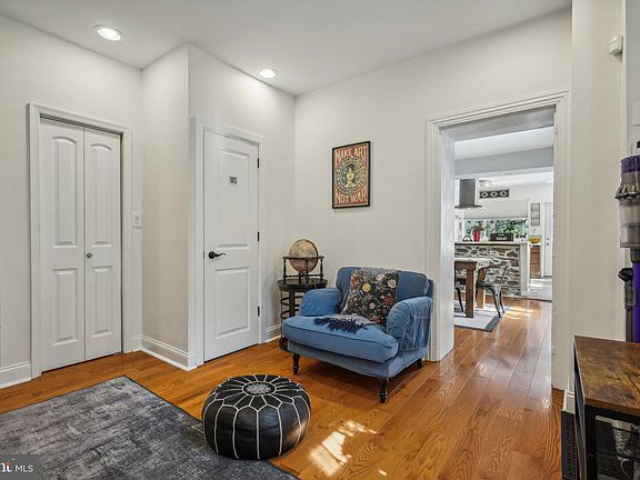 5th image of 3401 W Westmoreland St